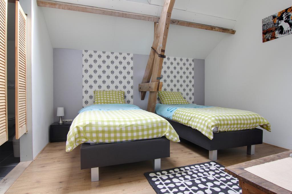 Overloon D'N Twist Bed & Breakfast エクステリア 写真